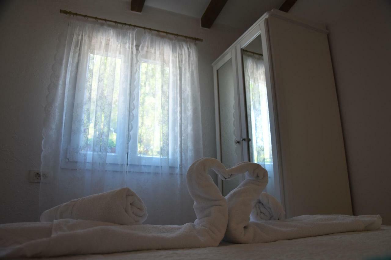 Levantara Jezera Buitenkant foto